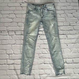 American Eagle Cropped Distressed Jeggings Size 6